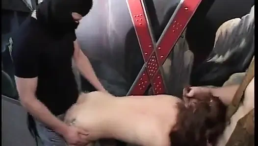 Alman Kapılarının Arkasında Özenle Siktir Edilir - Tam Film