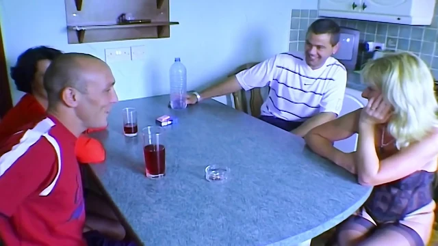 Donna, Linda и партнеры в Настоящих Парах