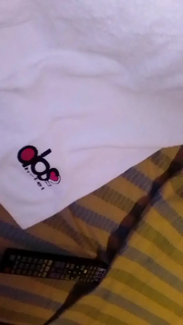 Dildoyla amcığını büyük göt yarağıma açıyorum ne kadar lezzetli bir amcığı var ve fışkırtıyor