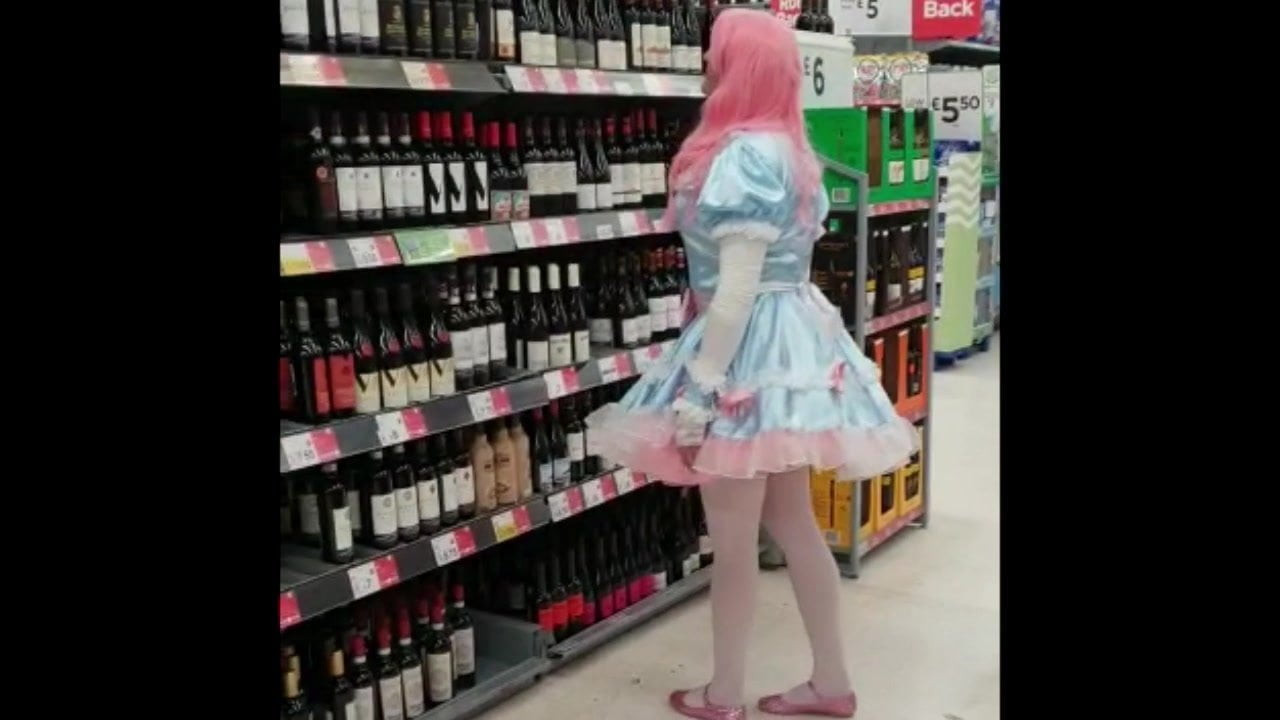 sissy gider alışveriş için asda