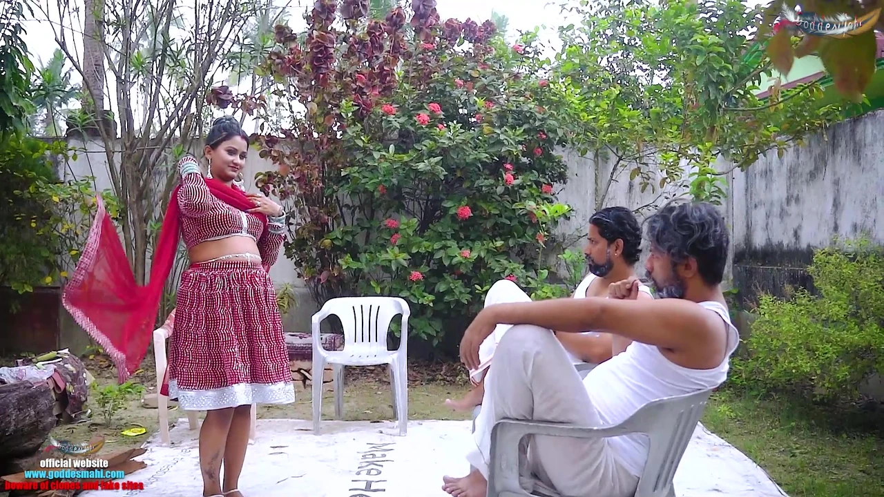 देसी लेडी सर्वेंट के साथ दो मलिक हार्डकोर आउटडोर सेक्स जब वह घर पर अकेली थी पूरी फिल्म (हिंदी ऑडियो) आउटडोर सेक्स