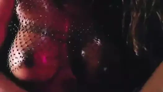 Poonam'ın yağlı çıplak kıçı, göğüsleri ve sıkı amcık