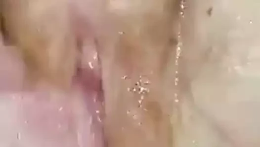 o beni fışkırtma yapar