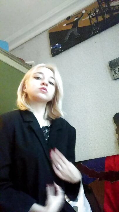 evde nazik büyüleyici striptiz
