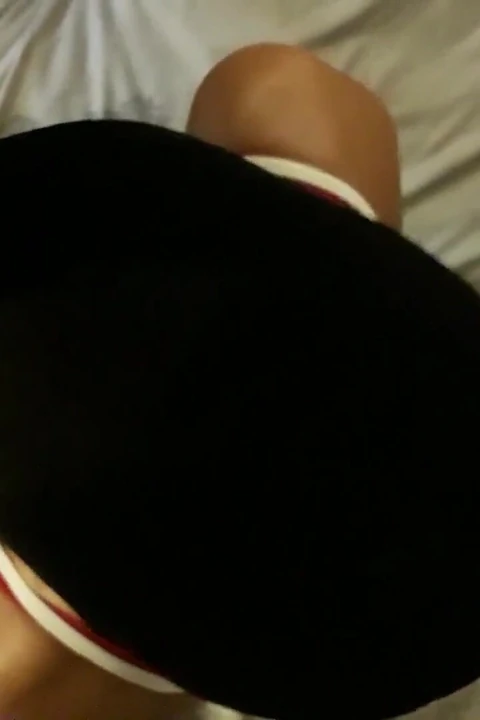 Bağlı ve Gözleri Bağlı MILF Bir Cinsel Bakış Açısı Alıyor