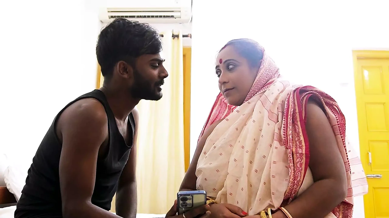 GRANDMOTHER AND GRANDSON HARDCORE CHUDAI KA MASTI, BENGALI FUN TALKING AND CLEAR AUDIO
