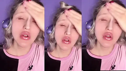 Findom Goaldigger tarafından dudak takıntısı klibi için tıkaç pout dönüşümü pompalıyor