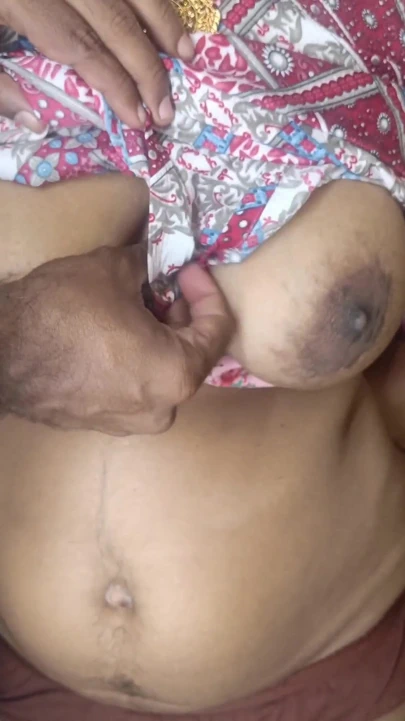 Ev hanımı mutfakta sikişiyor | Klip 1