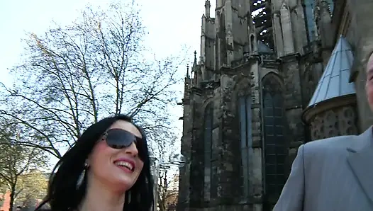 Alisha Tatlı Iç Çamaşırı Ve Topuklu Ayakkabılarla Azdırıyor