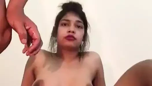 Pakistanlı karısı arkadaşıyla paylaşıyor