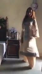 Desi dans şalvar kameez