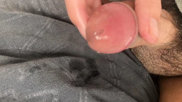 o kadar azmıştım ki pipimden precum akıyordu