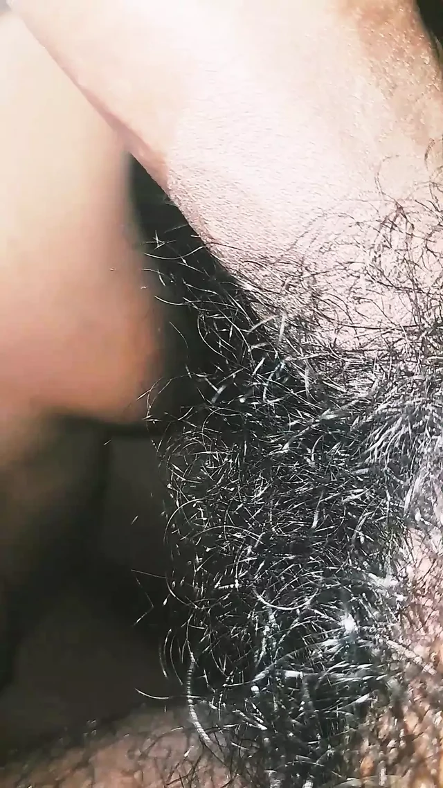 Тамильская девушка сосет