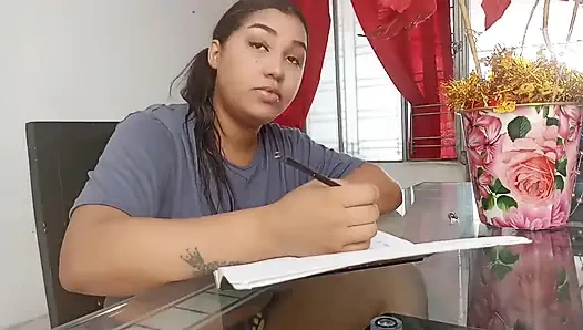 Bakış açısı latin genç kız yarağımı emiyor ve sikiliyor