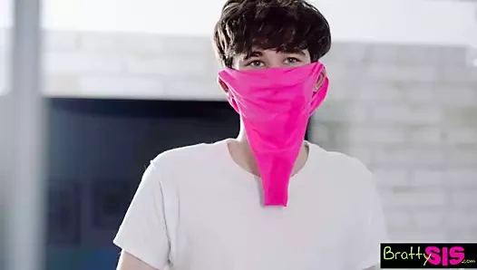 Üvey kızkardeşin külotu - s19:e9