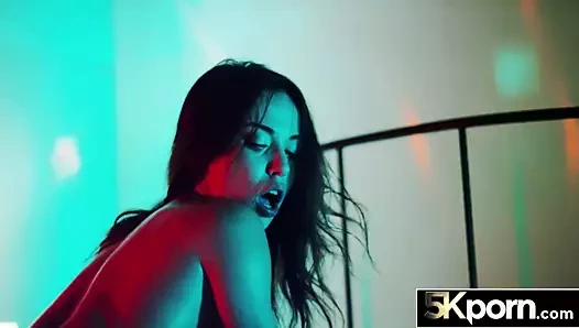 5kporn anastasia breaklyn neon parlıyor