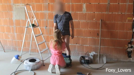 bir şantiyede iş yerinde iş arkadaşımla aldatırken neredeyse yakalanıyordum