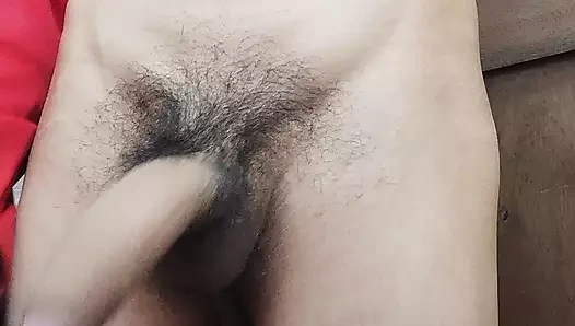 Genç adam büyük yarağını çekiyor - penisine dokunuyor