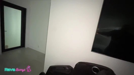 Büyük memeli katalina kyle dj'in partiden sonra ve ona sert biniyor!