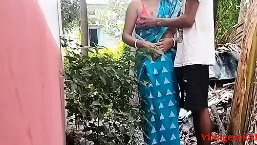 Girl Clining Garden husband come and sex in outdoor