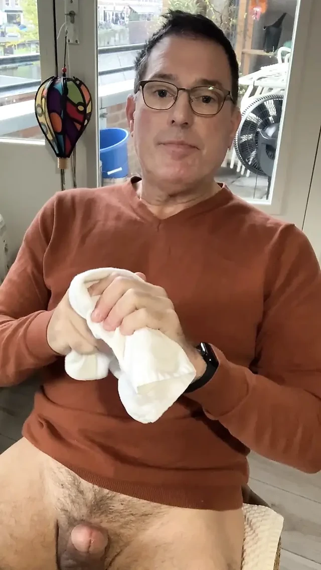 Turuncu Kazakımın İçinde Otuzbir Çekip Boşalıyorum