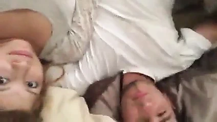 Çift selfie çubuğuyla oynuyor (komik)