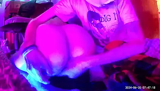 Doggie Fingers Behind