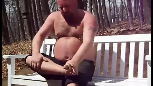 Güçlü ayı dışarıda çalışır