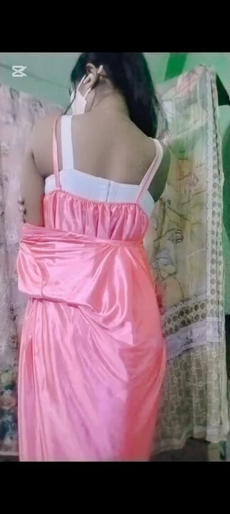 Ateşli seksi kız arkadaş göğüslerini gösteriyor bölüm 1