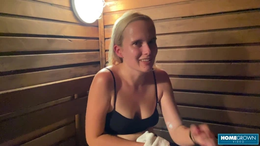 Tatil ateşli amatör çiftle çıldırıyor ve dağınık