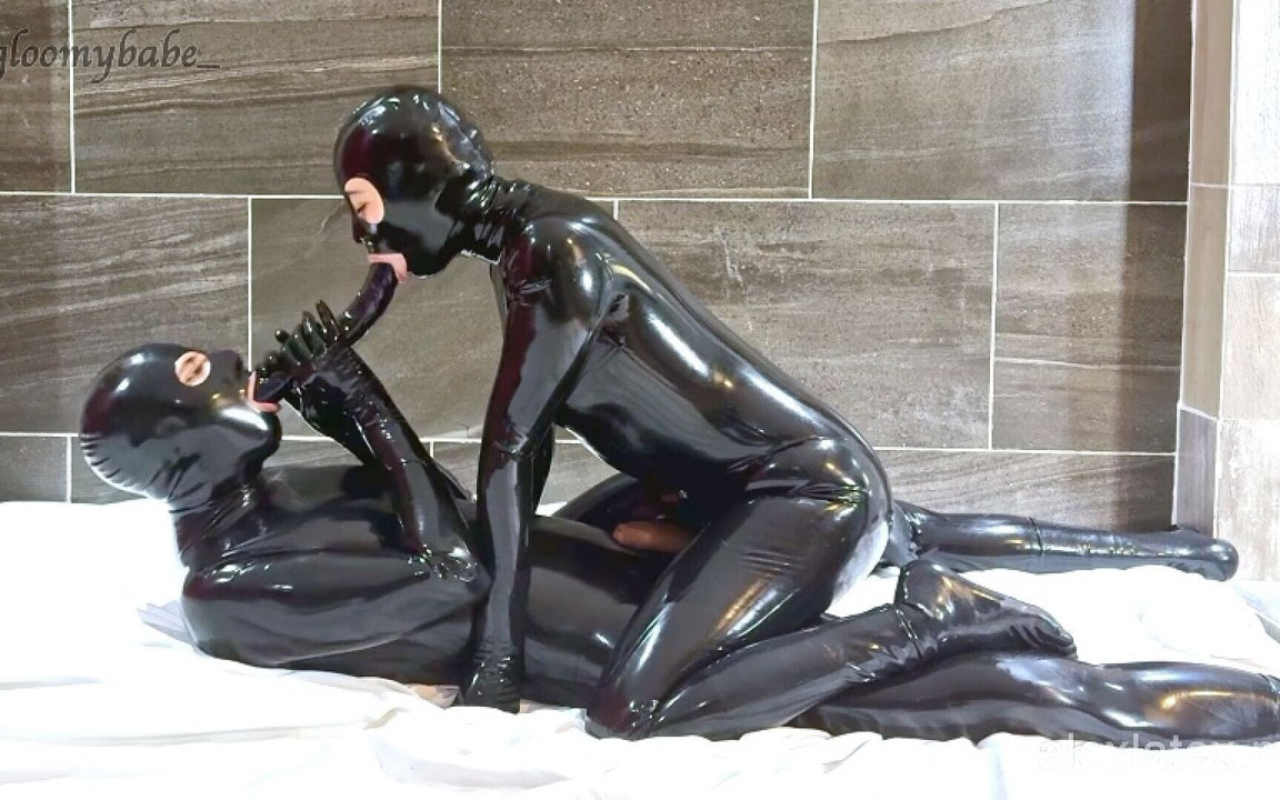Çifte dildo eğlencesi, tam - alex lateks