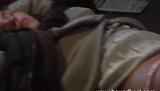 Büyük doğal göğüsler üzerinde iki köle kızlar