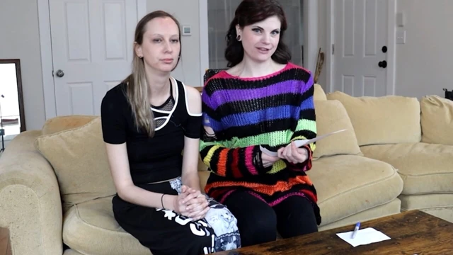Liss kiss ve amy fruit istekli böceği striptiz oyunu