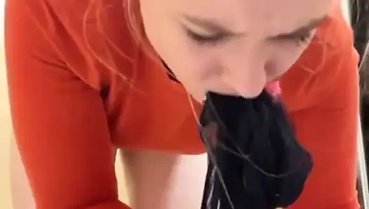 Aşırı sikişiyor Mastürbasyon. Amcığı parmaklıyor. Vibratör. Beni kontrol et. yakın çekim amcık