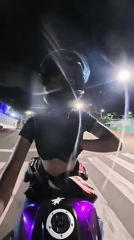 Motorcu Kız