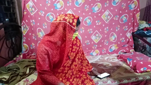 Kayınvalidesi, kızı 7 gün boyunca ilişki için uygun olmadığı için kayınvalidesi tarafından sikiliyor.