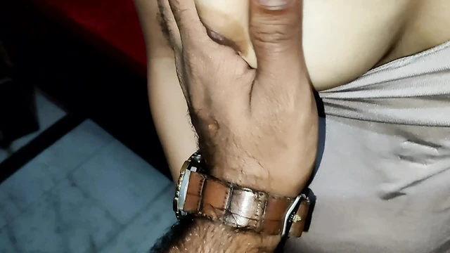 Индийская жена трахается со сливками и сквиртом с другим мужчиной