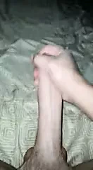 Bir arkadaşım bana gafını gösteriyor