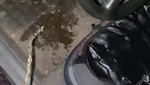 Arabamda başka bir güzel işemek