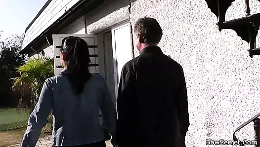 Koca hileleri ile busty abanoz dolgunlaştırıcı