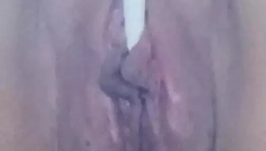 Kocamın diş fırçasını kullanıyorum