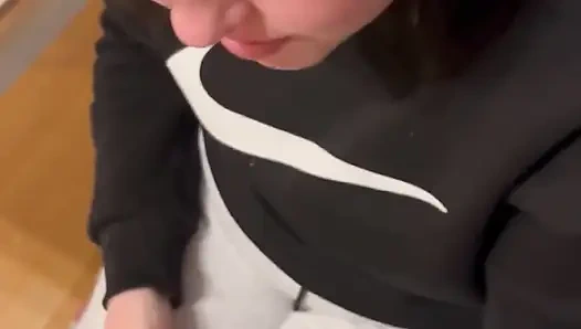 18 Yaşındaki Mutfakta Emme Etmeyi Çok Seviyor