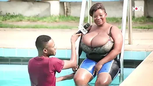 Bikinili büyük göğüsler