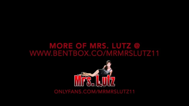 Ateşli evli kadın yanlış odaya girdikten sonra sikiliyor