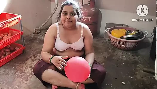 Hintli kadın komşu çocuğun sikini sikiyor