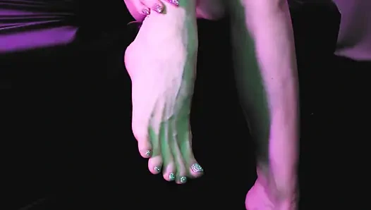 Esmer sahibe eva lateks solo kadın egemenliği ayak fetişi olgun sapık bdsm ateşli