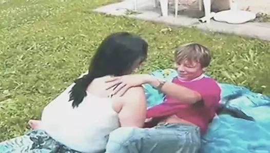 İsveçli üvey anne için sadece açık