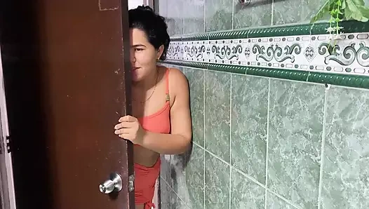 I spy on my cousin in the bathroom and fuck with him secretly