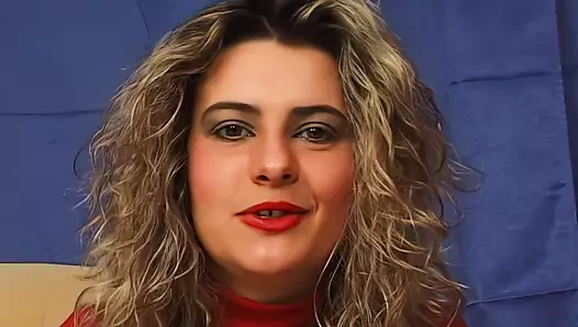 junge teen in geilen strapsen fingert sich und blaesst dem nachbarn den schwanz