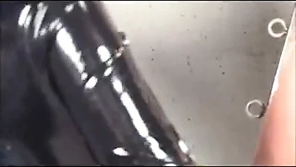 Yeşim biraz eğlenir